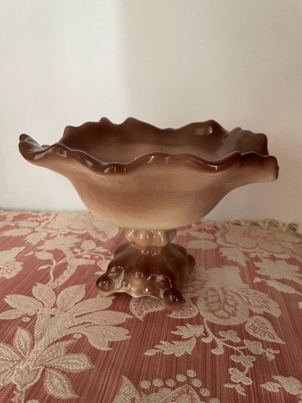 vintage brown fruit bowl footed scalloped rim centerpiece